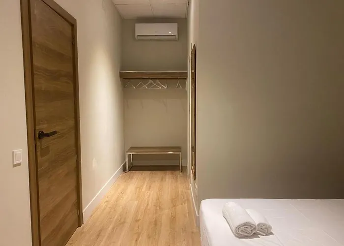 Lullaby By Hamilton Vandrerhjem Barcelona