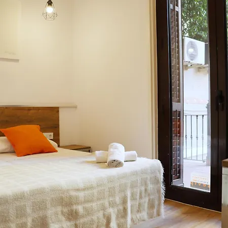 Lullaby By Hamilton Hostal *